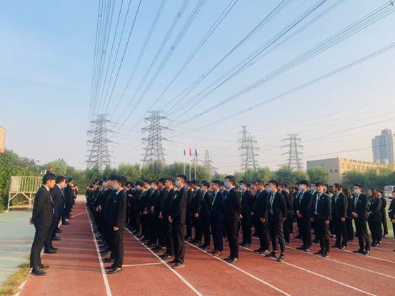 当我们感慨假期余额不足时，他们却早已在圆梦的路上
