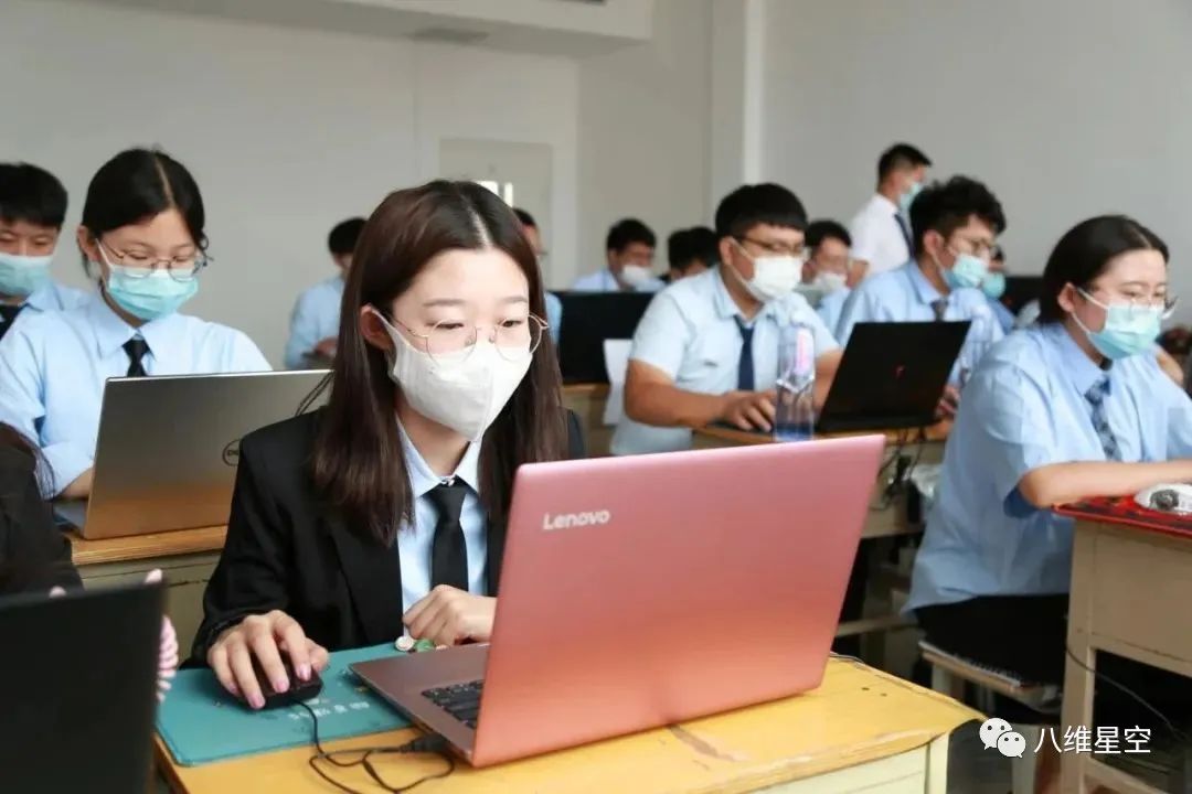 ”八维教育培训学?！?