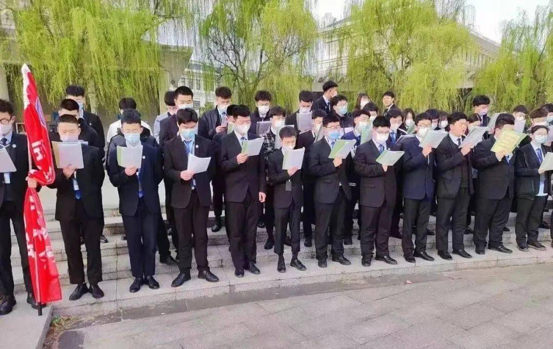887c6ff4ddfe474692a6ea679b506fe6.jpeg 八维教育培训学校注重加强培养学生的软技能