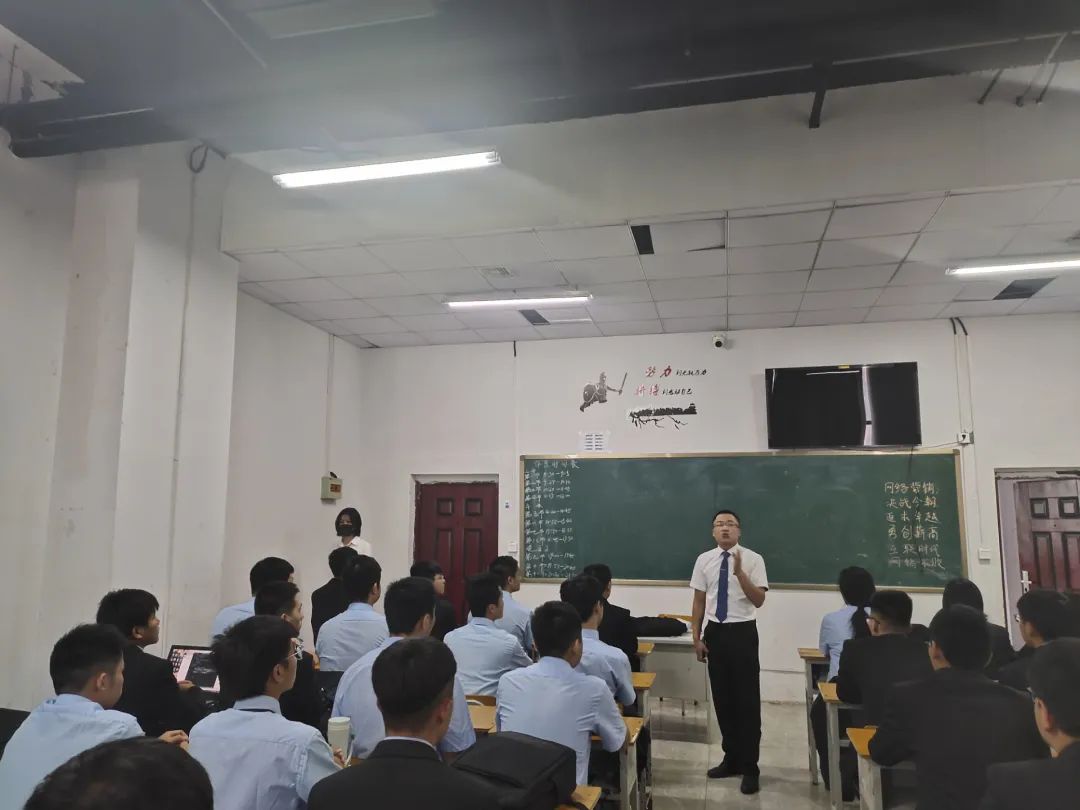 640.jpg 八维教育培训学校专注人工智能专业培训