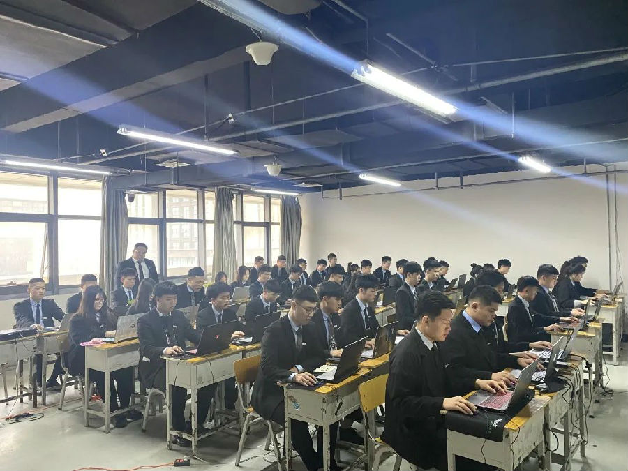 八维培训学校数字化