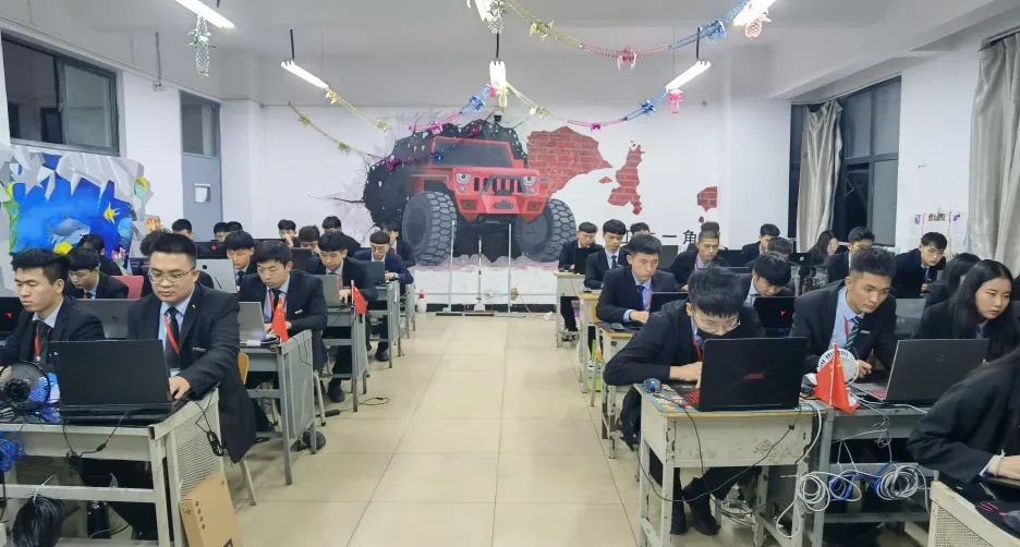 走进八维学院游戏开发培训专业成为前沿技术型人才