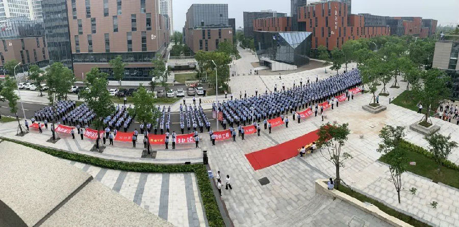 八维学校引领移动互联发展助力学子成为移动应用开发专家