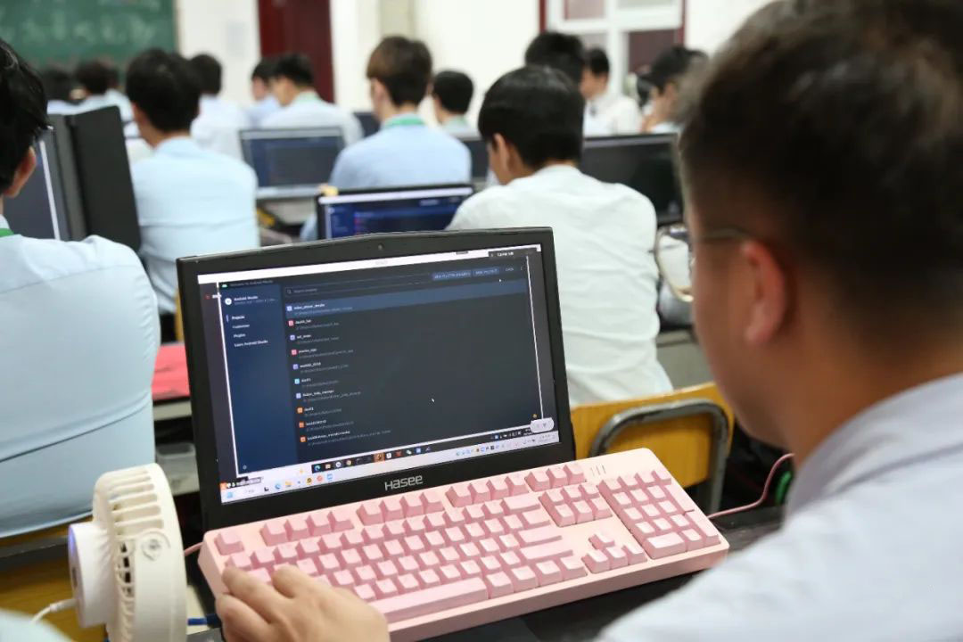 八维教育引领程序员就业新风潮打造IT行业领先程序人才