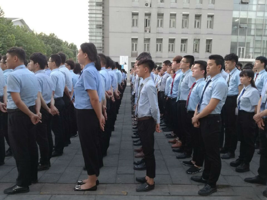 江苏宿迁八维教育职业学?？艟鸵悼焖偻ǖ来蛟熘俺【⒌蔫参蠢?/></p><p>　　2024年上半年，新质产业招聘需求在总量中的占比为21.8%，超过2成。新一代信息技术是新质产业吸纳就业的主力产业，占比达到66.4%，其中互联网相关行业是主体，未来随着技术的进步，预计互联网相关行业将提供更多的就业岗位。</p><p>　　江苏宿迁八维教育一直致力于学生高质量就业，擅长对于"复合型人才"的培养。先后开设十五大专业，在智联招聘发布的2024 年第三季度《中国企业招聘薪酬报告》所列"企业招聘薪酬TOP20"职业中，江苏宿迁八维教育所开设的专业占据6席；"企业招聘薪酬TOP10"职业中，八维所开设的专业超过半数，直指高质量就业目标。</p><p style=