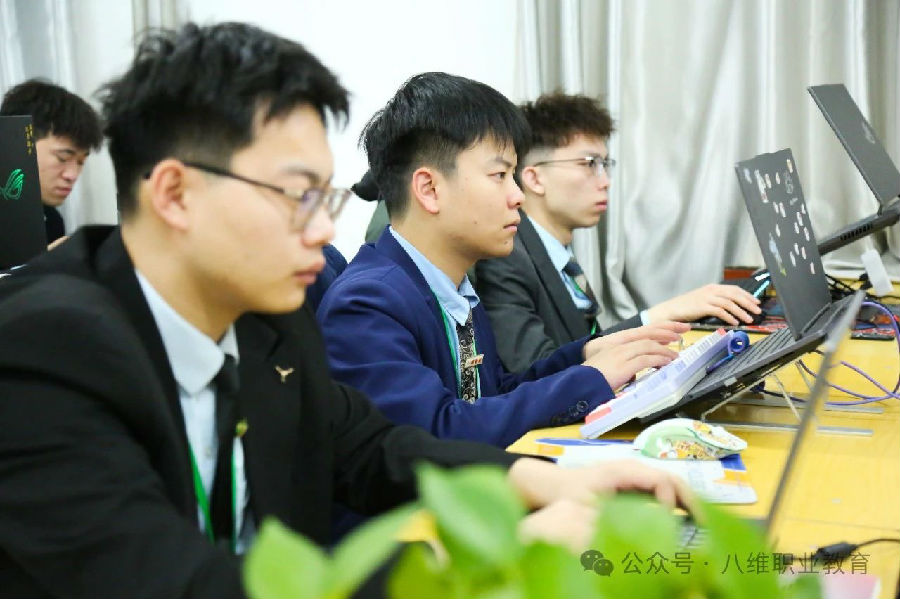 江苏宿迁八维学?？鬉I科技命运之门照亮学子前程的璀璨之路