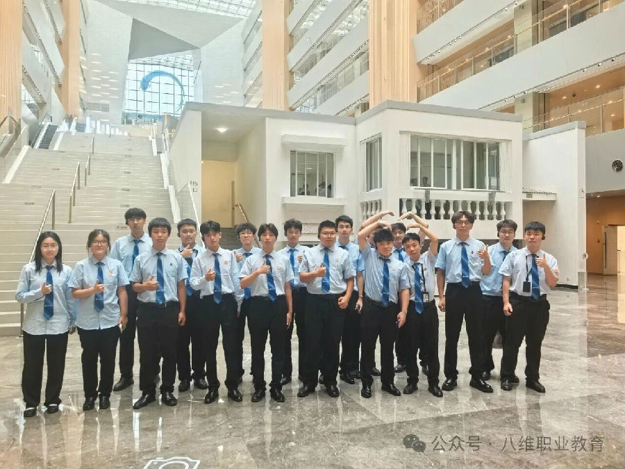 八维职业学校学子去阿里体验电商文化，去百度探索智能驾驶体感