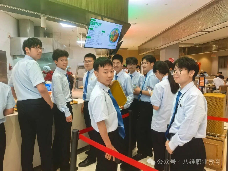 八维职业学校学子去阿里体验电商文化，去百度探索智能驾驶体感