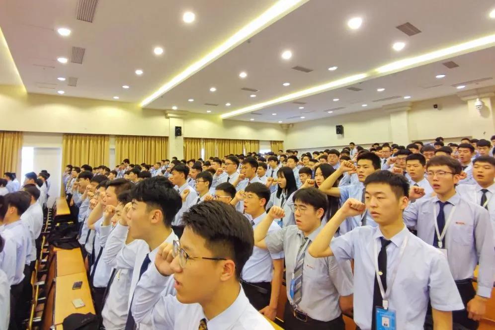 八维教育从苹果全系升级看ChatGPT引领科技革命