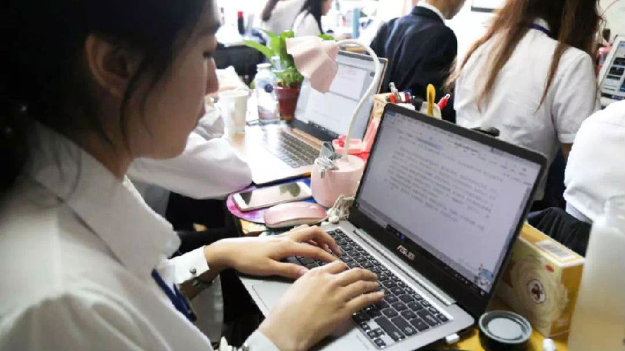 在八维教育，什么专业适合女生学？
