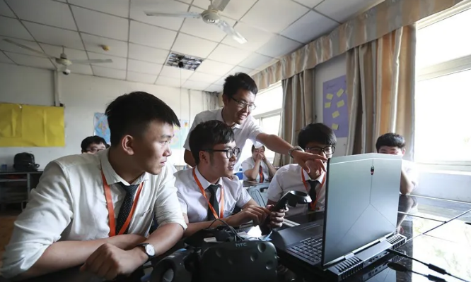 八维教育为培育新质生产力提供强有力的人才支撑