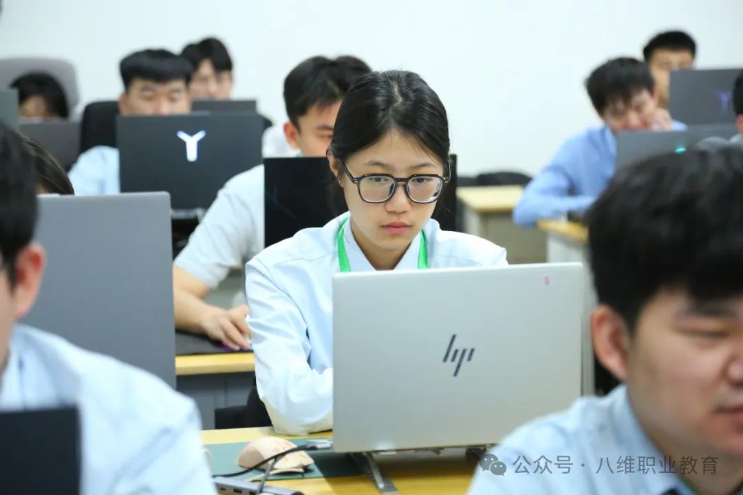 江苏宿迁八维学校：培育AI精英，引领智能时代新潮流！