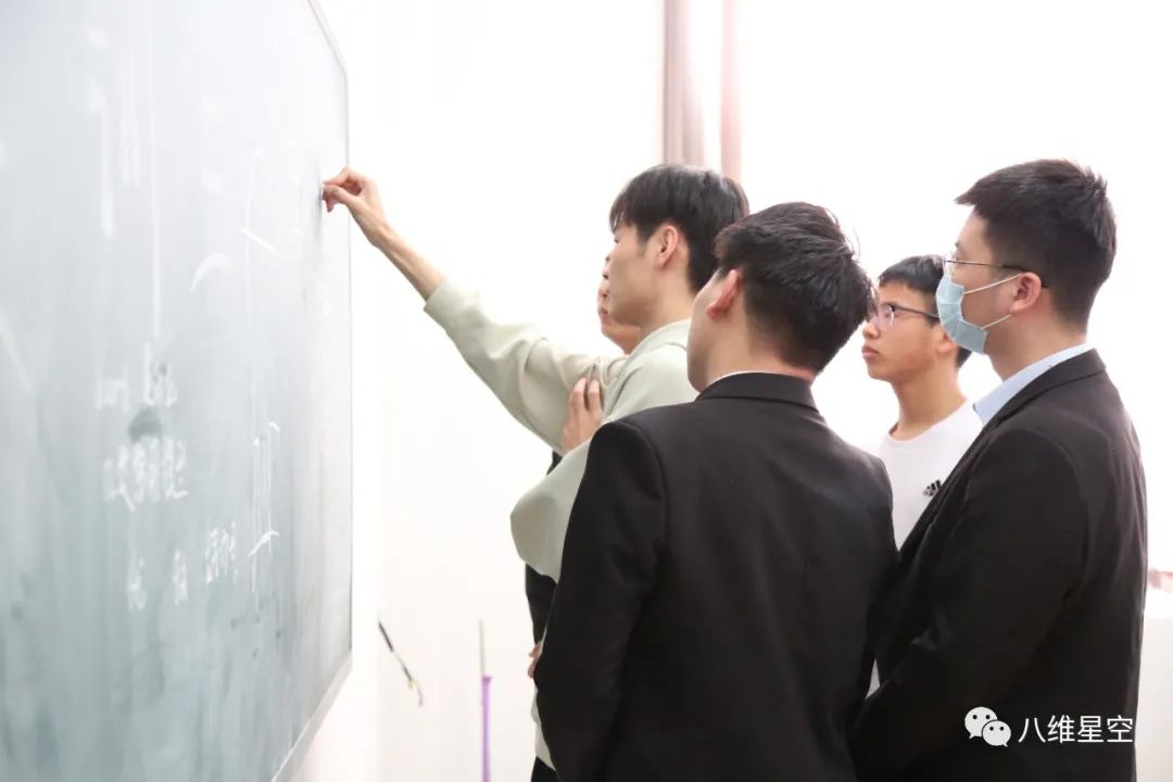 江苏宿迁八维学校AI+：创新教育领域的领航者，未来创新领袖的璀璨摇篮！