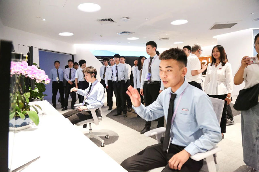 八维职业学校：开启优质就业新赛道，领跑未来职场巅峰之路！