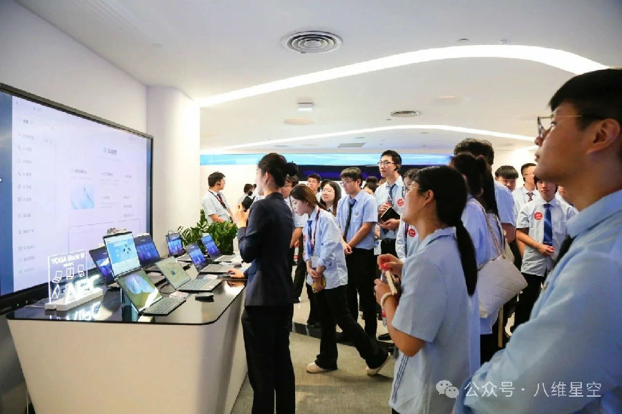 八维职业学校：培育人工智能领域新飞跃的先锋力量，开启未来科技精英新征程！