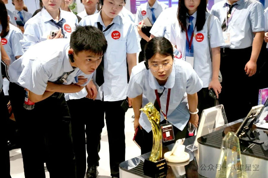 八维职业学校：乘风破浪数字化就业潮头，打造数字化时代职场新锐！