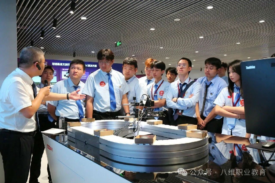 八维职业学校：解锁未来智能职场，开启人工智能时代的职业新纪元！