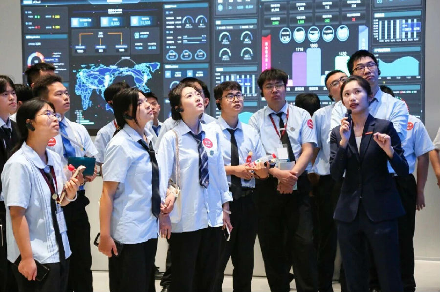 ?八维职业学校：直击新媒体行业风口，铸就未来行业精英精英人才蜕变之路