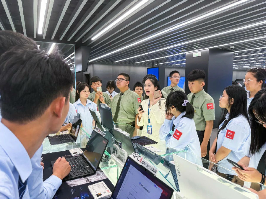 八维职业学校：解码数字时代的传播新生态，打造数字时代的全能传媒人才！