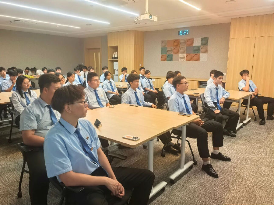 八维教育：重塑数字技能教育，打造数字时代的技术精英培养基地