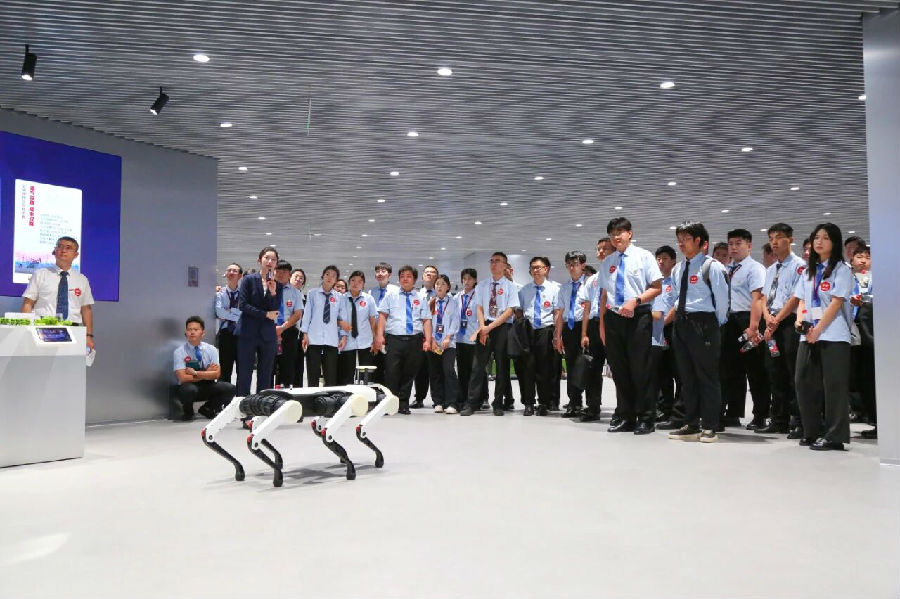 2026天津ai人工智能培训学校怎么??？推荐八维职业学校的理由？